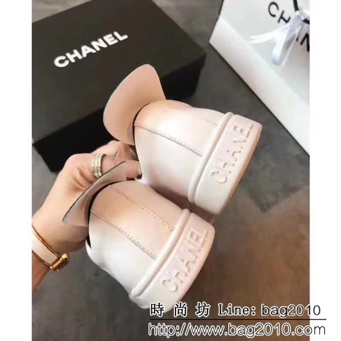 CHANEL香奈兒 2018秋冬新版 休閒系列 雙C字母白色女休閒鞋 QZS2652